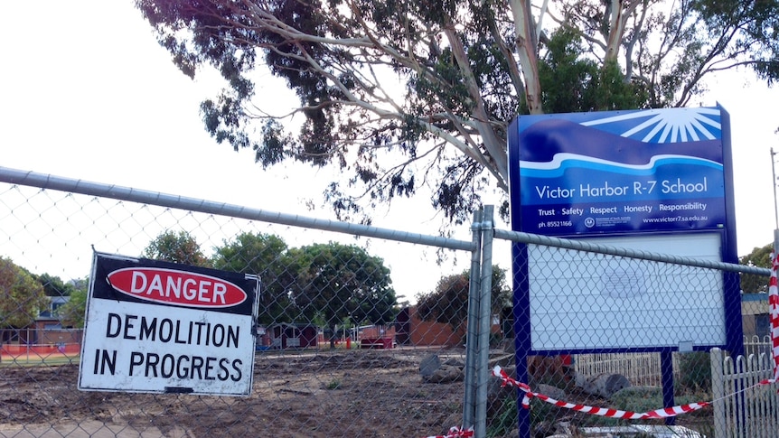 Victor Harbor Primary School burnt down