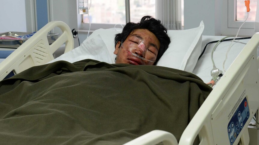 Mount Everest guide recalls horror of being 'trapped' by avalanche