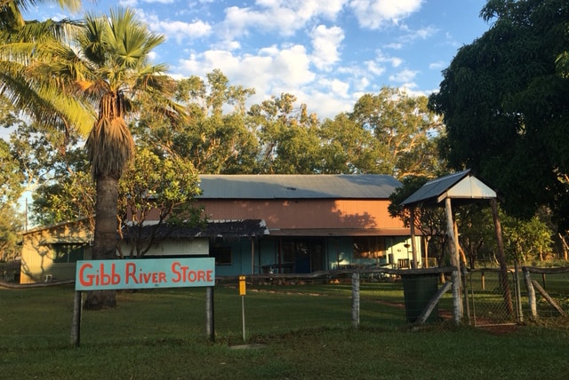 Gibb River cattle station store, with sign on front lawn.