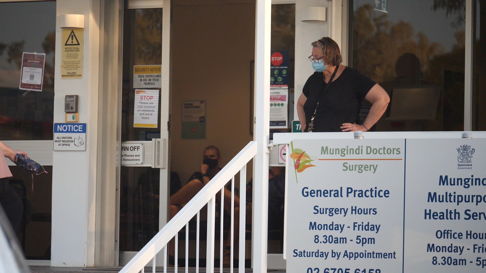 Queensland backs down on 'bastard act', allows NSW border health staff back to work ABC News