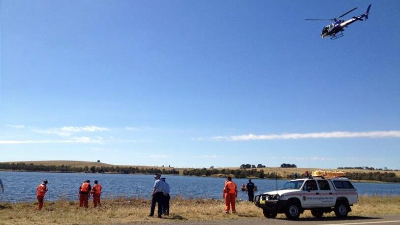 Search for missing canoeist at Pejar Dam.