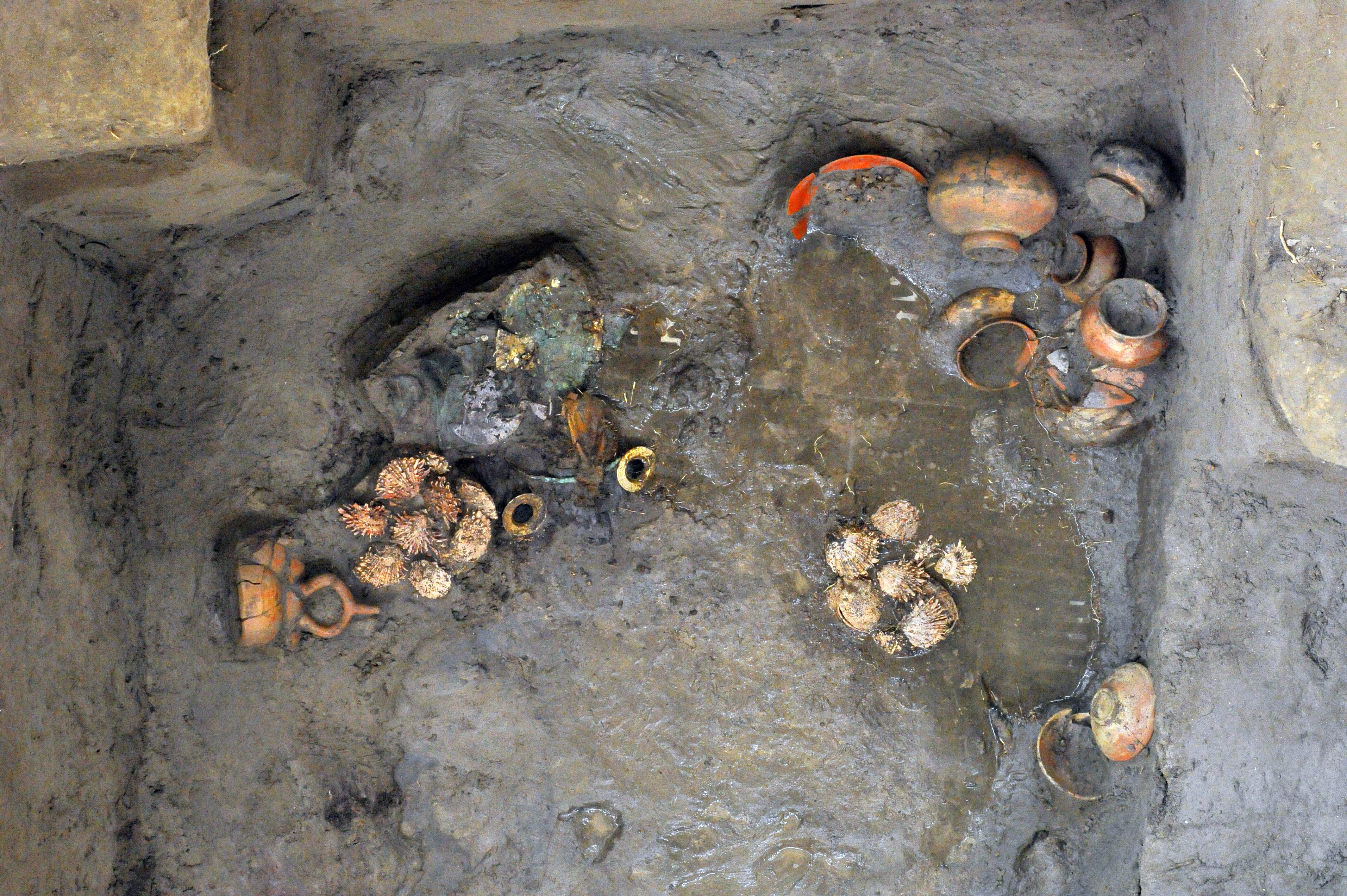 Four pre-Inca tombs found at ceremonial site in Lima, Peru - ABC News