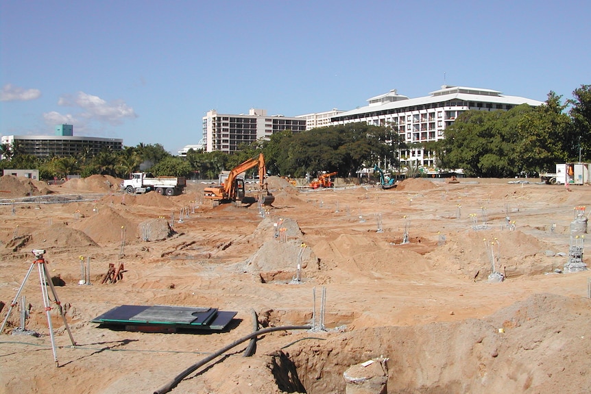 Dirt works and tractors on the Cairns Esplanade