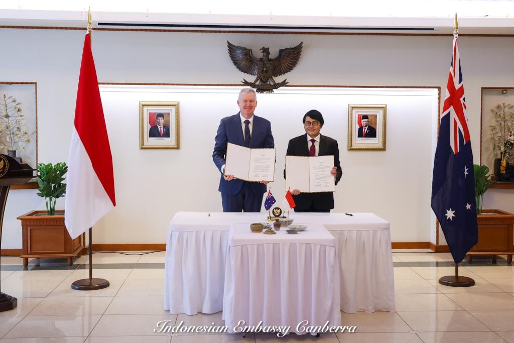 Ambassador Pramono and Minister Burke