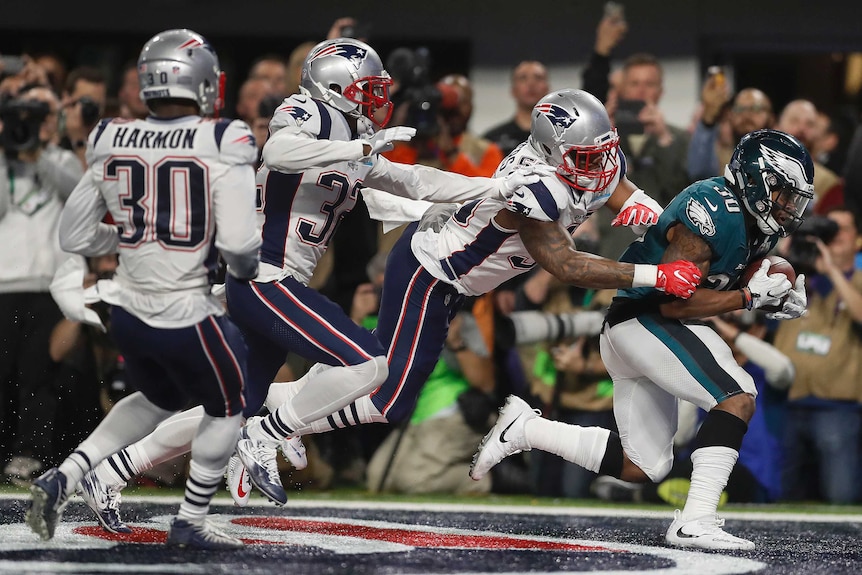 Corey Clement catches a touchdown pass for Philadelphia Eagles at Super Bowl LII.
