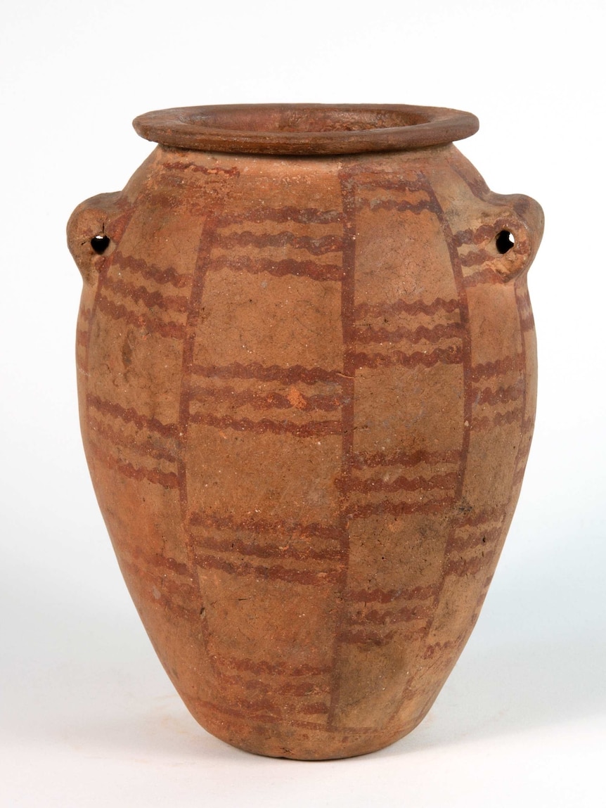 Egyptian pre-dynastic ovoid pot