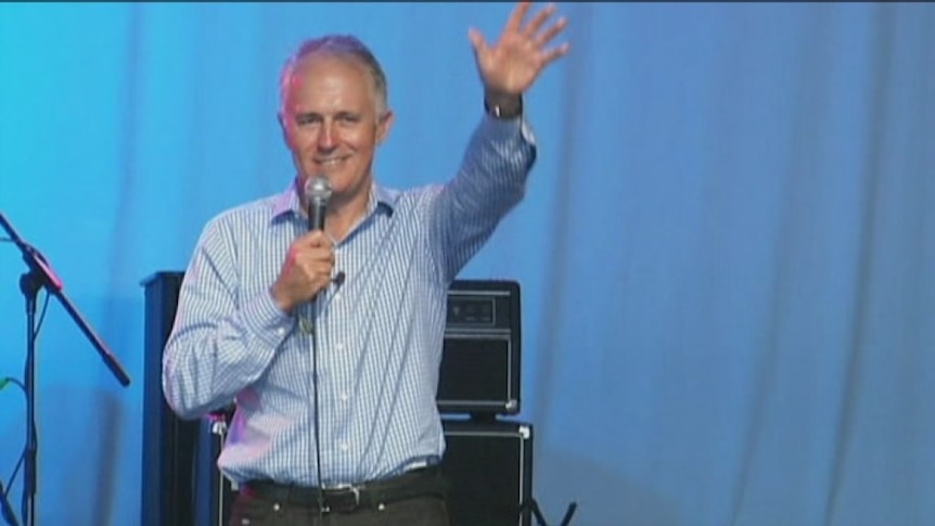 Malcolm Turnbull addresses the crowd at Woodford 2012 (ABC)