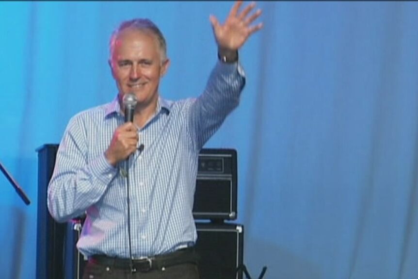 Malcolm Turnbull addresses the crowd at Woodford 2012 (ABC)
