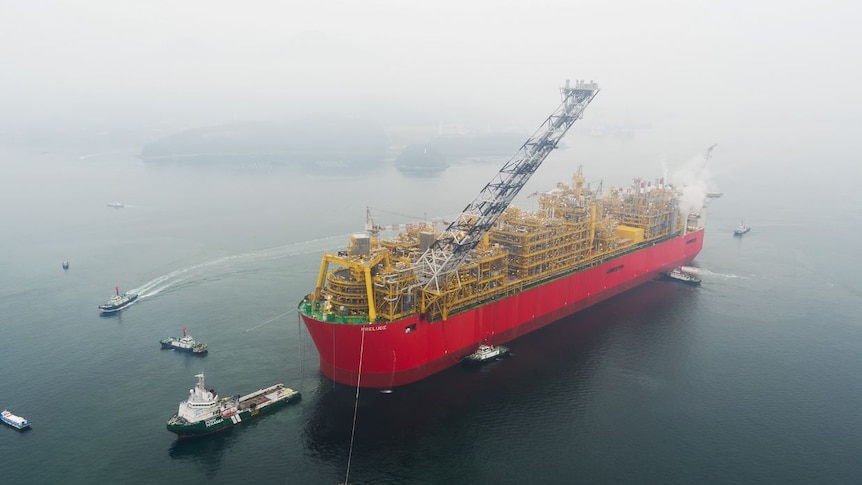 488 metre long floating liquified natural gas facility, prelude