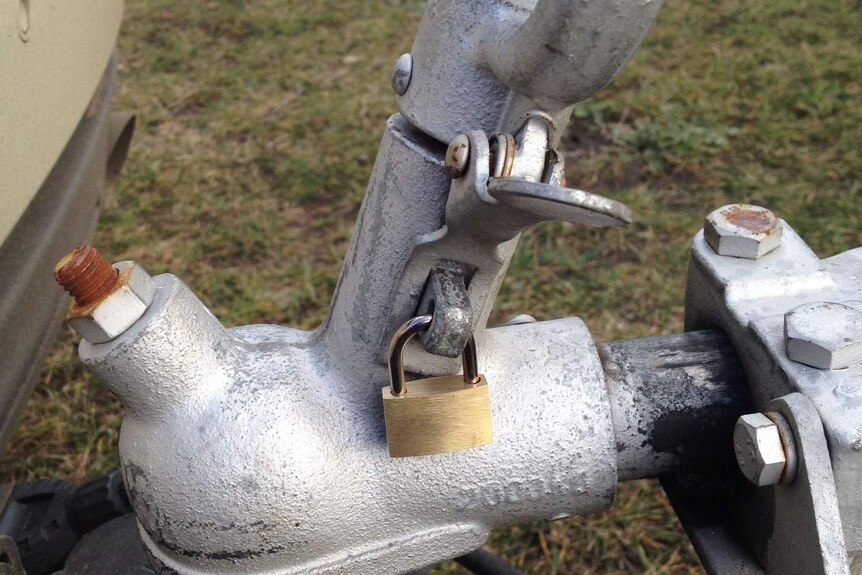 Photo of trailer coupling.