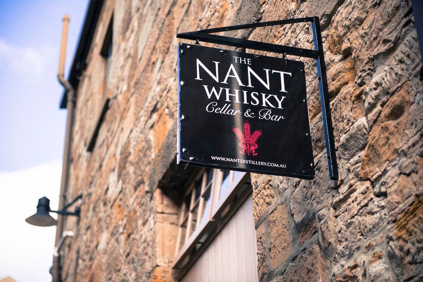 Nant whisky bar sign