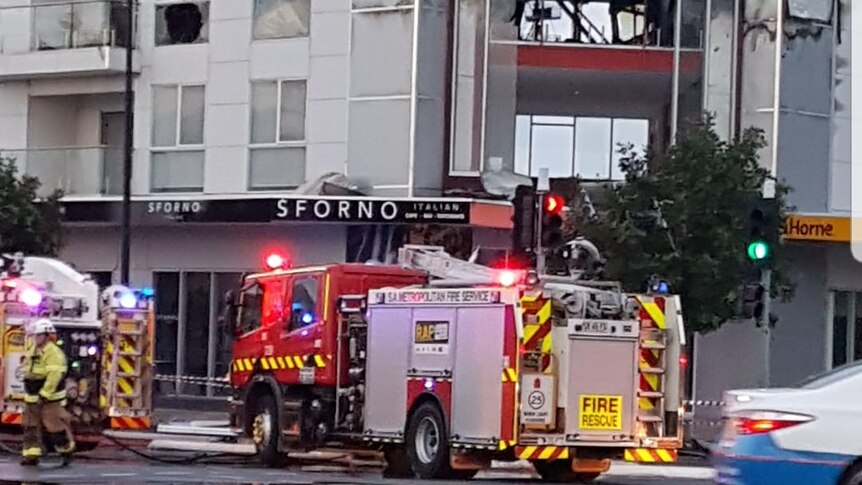 Fire at apartment building in Munno Para