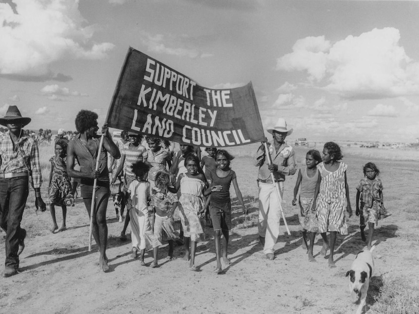 Photographer Michael Gallagher captured men, women and children protesting access by mining companies at Noonkanbah Station