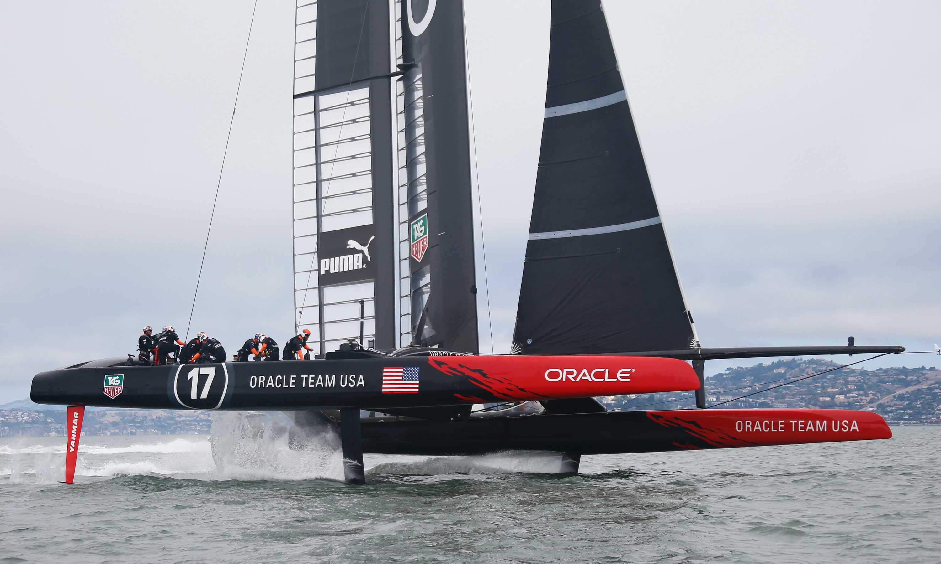 Hydrofoil sailing boats in the moth class sailing world championships