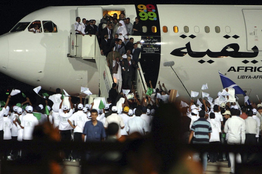 Lockerbie bomber arrives in Libya to hero's welcome