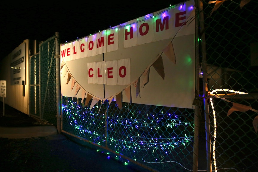 'Welcome Home Cleo' sign outside the Carnarvon SES