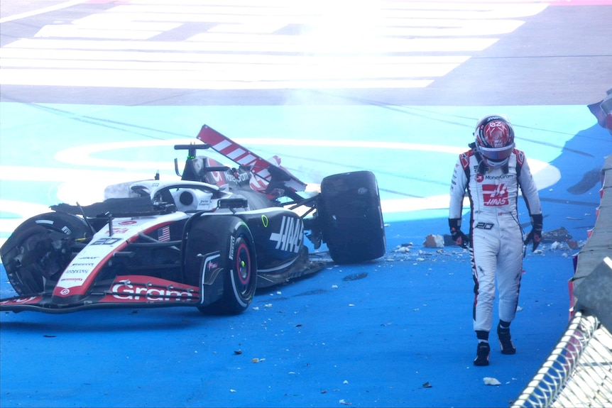 Kevin Magnussen crashes out of the 2023 Mexico City Grand Prix
