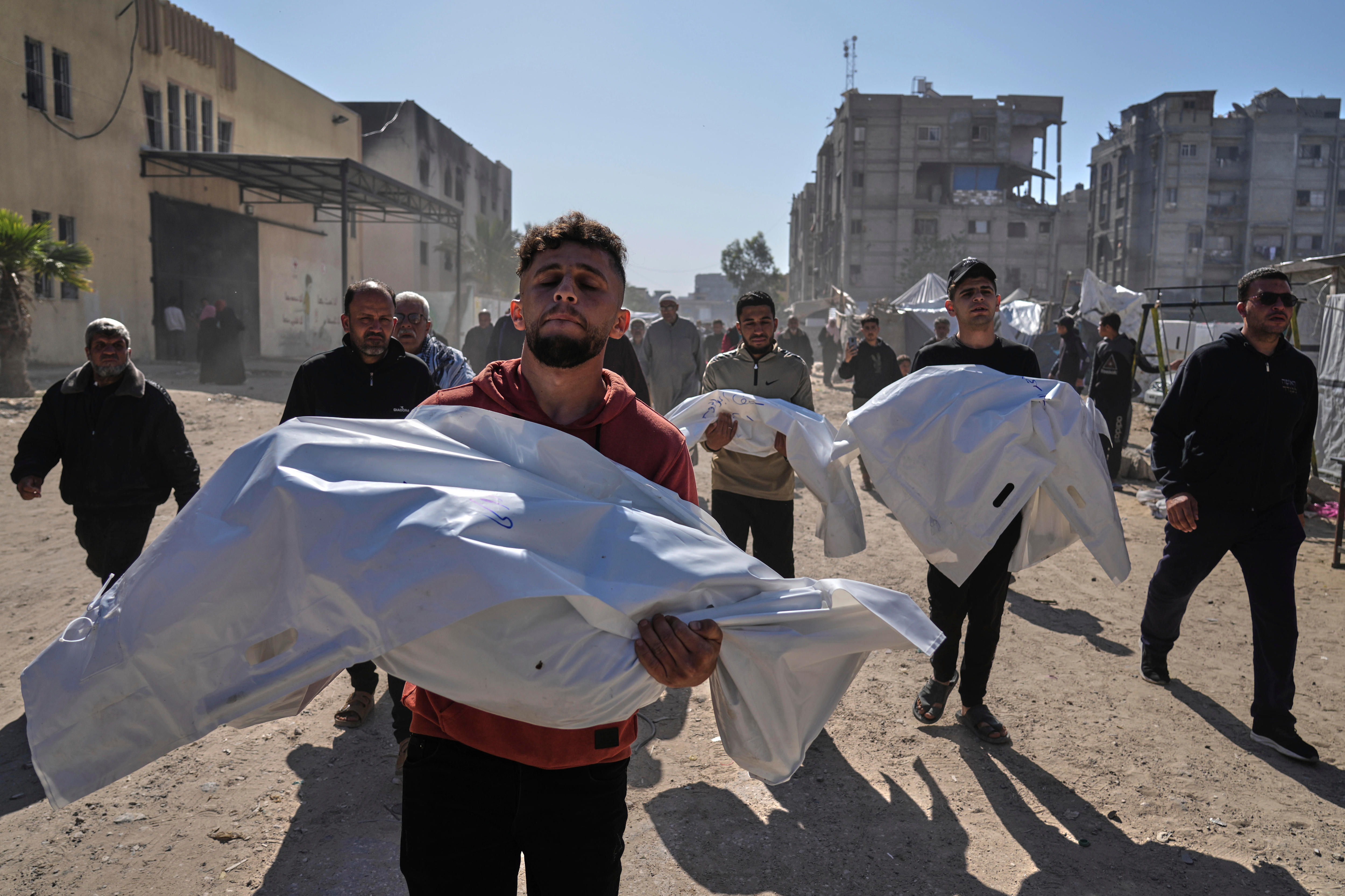 Israeli strikes on Gaza kill more than 90 people in 48 hours, Gaza's ...
