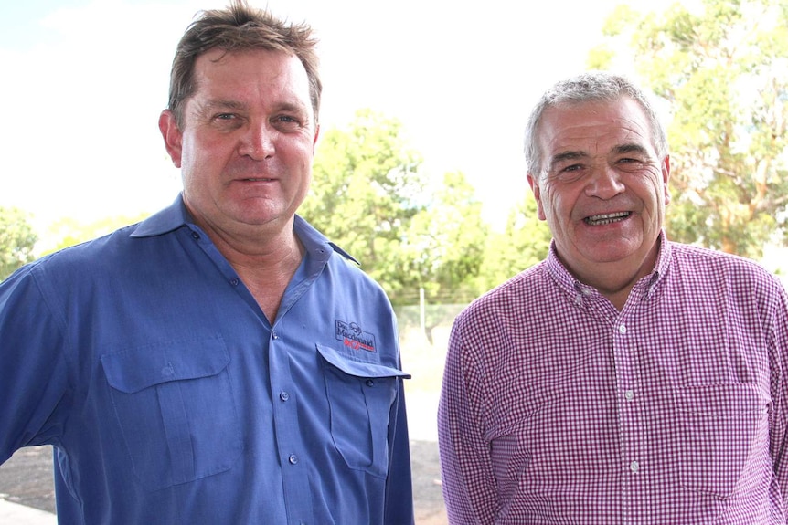 Jimmy Jackson from Australian Wool Innovation with woolbroker Don McDonald.