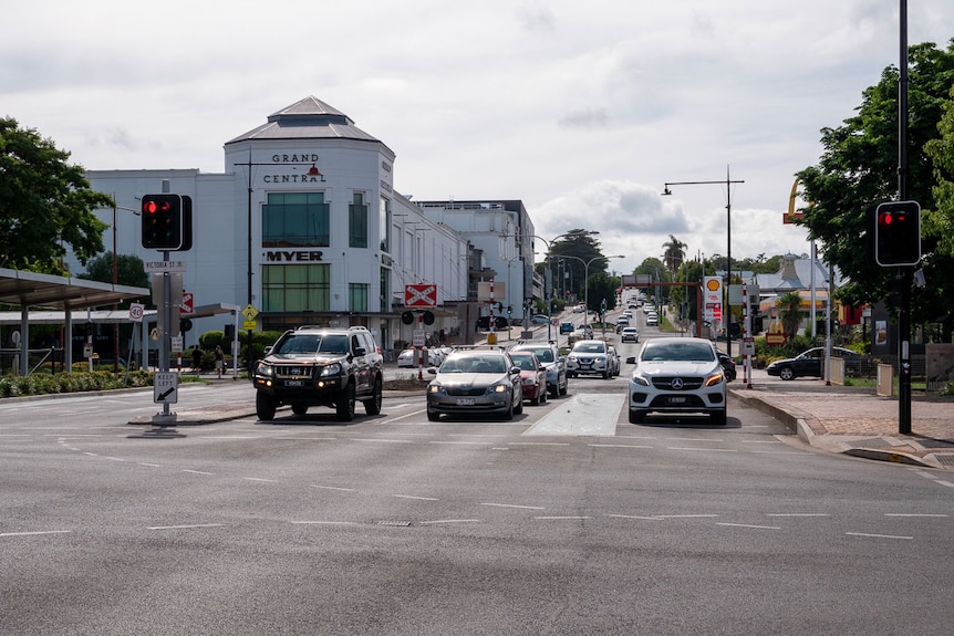 Traffic intersection on Margaret Street in Toowoomba on Queensland's Darling Downs in December 2020.