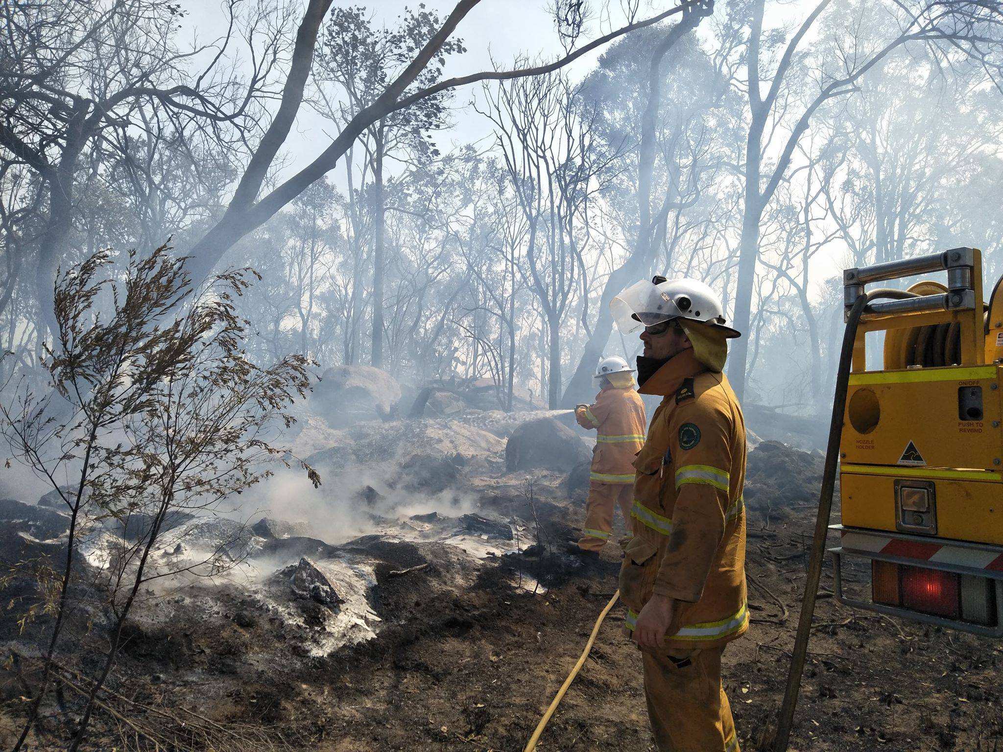 Queensland's Bushfire Emergency Uncovers Reluctant Hero Firefighter ...