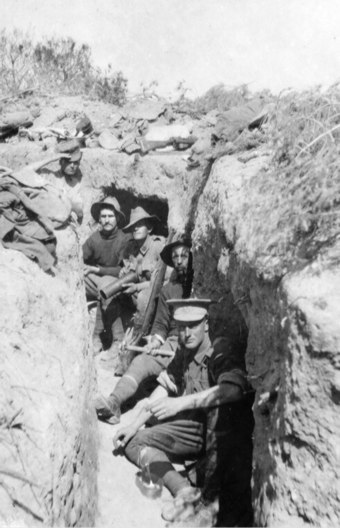 Bob Hutchinson (front) and fellow servicemen in a Turkish gun pit in Gallipoli, 1915