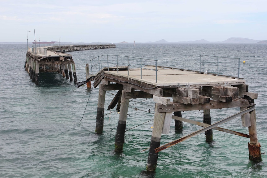 Collapse of Esperance timber jetty
