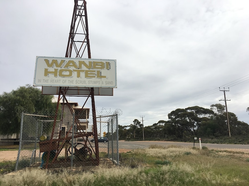 The signed entrance into the town of Wanbi, South Australia.