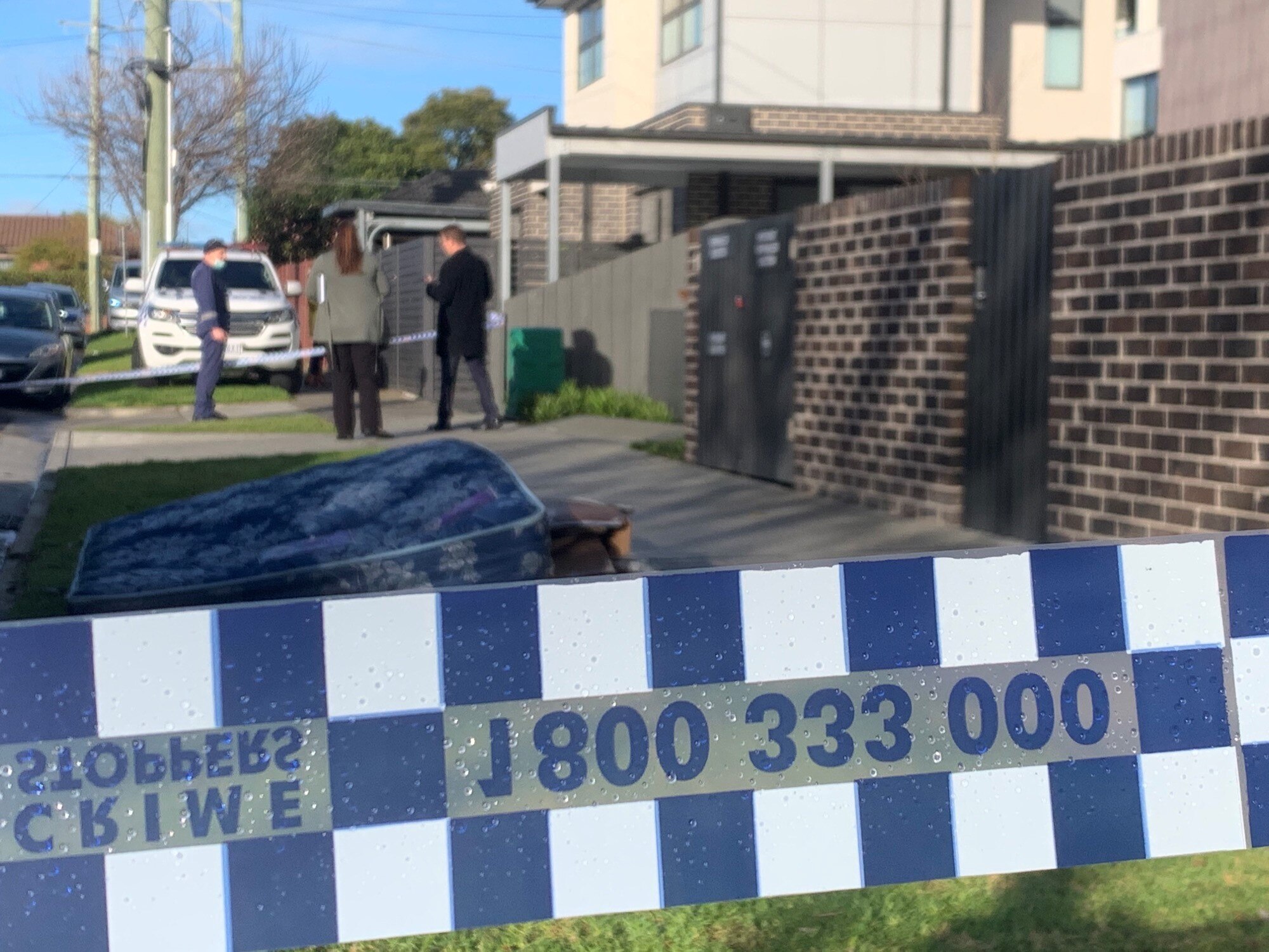 Man killed, three assisting police following confrontation at Melbourne