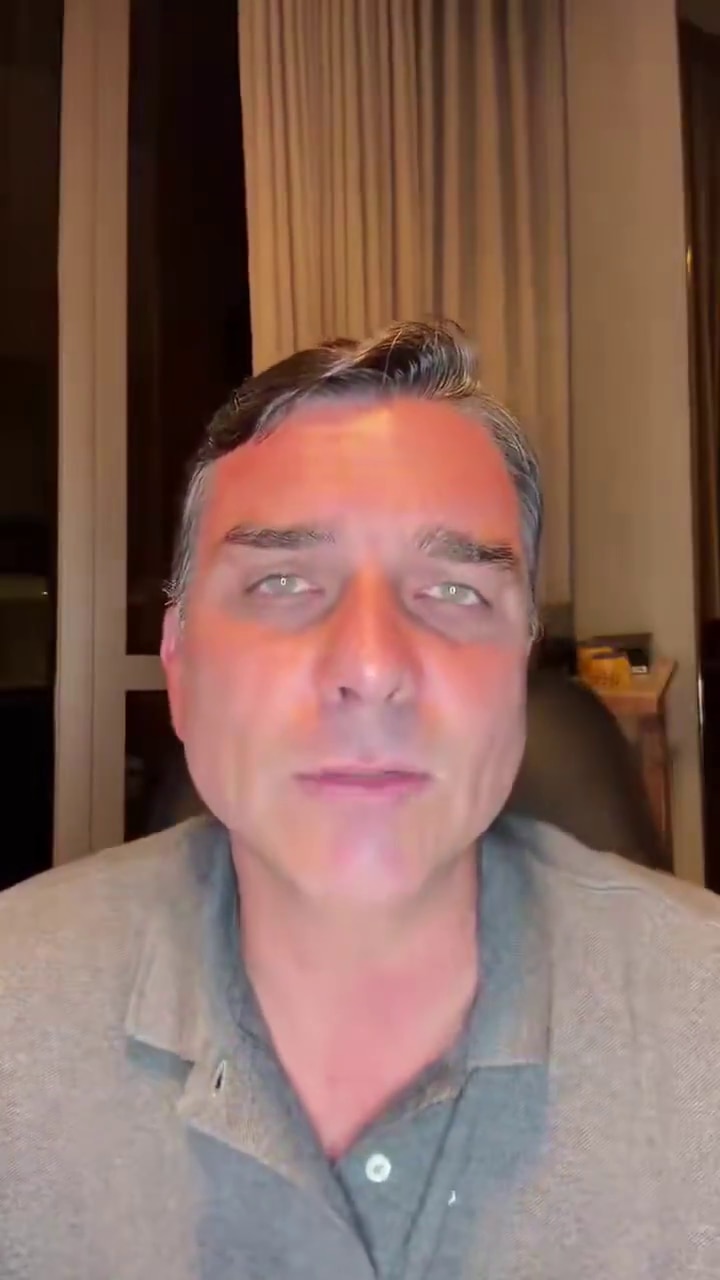 Flavio Bolsonaro says he left Brazil due to 'persecution'