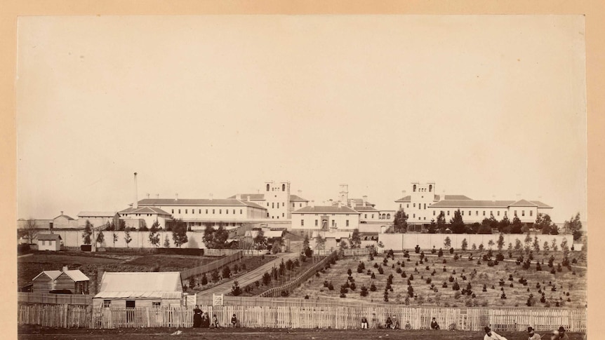 Black and white photo of large 19th century mental asylum