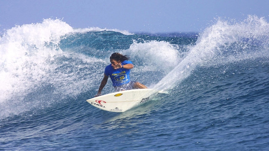 Man surfing a wave 