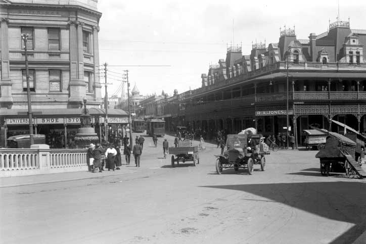 Wellington Buildings and the Royal Hotel from the Horseshoe Bridge, Perth, ca. 1924
