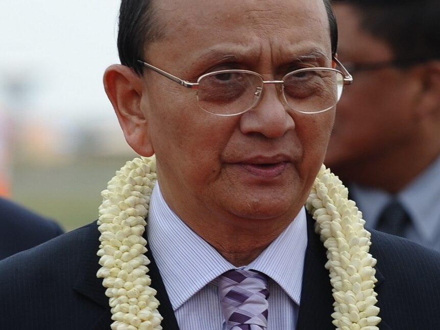 Burma's president Thein Sein arrives at Pochentong airport in Phnom Penh