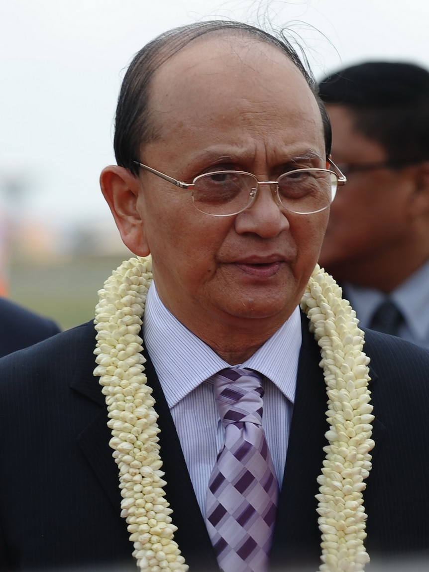 Burma's president Thein Sein arrives at Pochentong airport in Phnom Penh