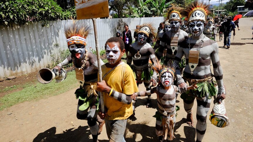 Simbu dancers