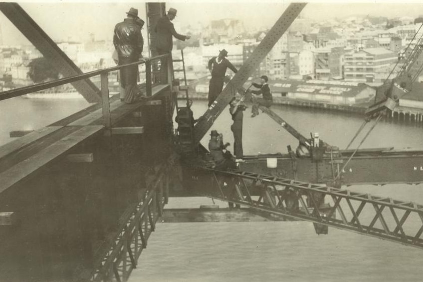 Riggers at work on the Story Bridge