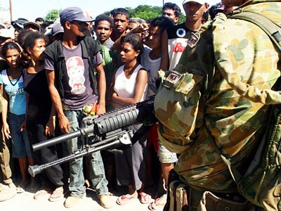 Troops stop overnight violence in E Timor - ABC News