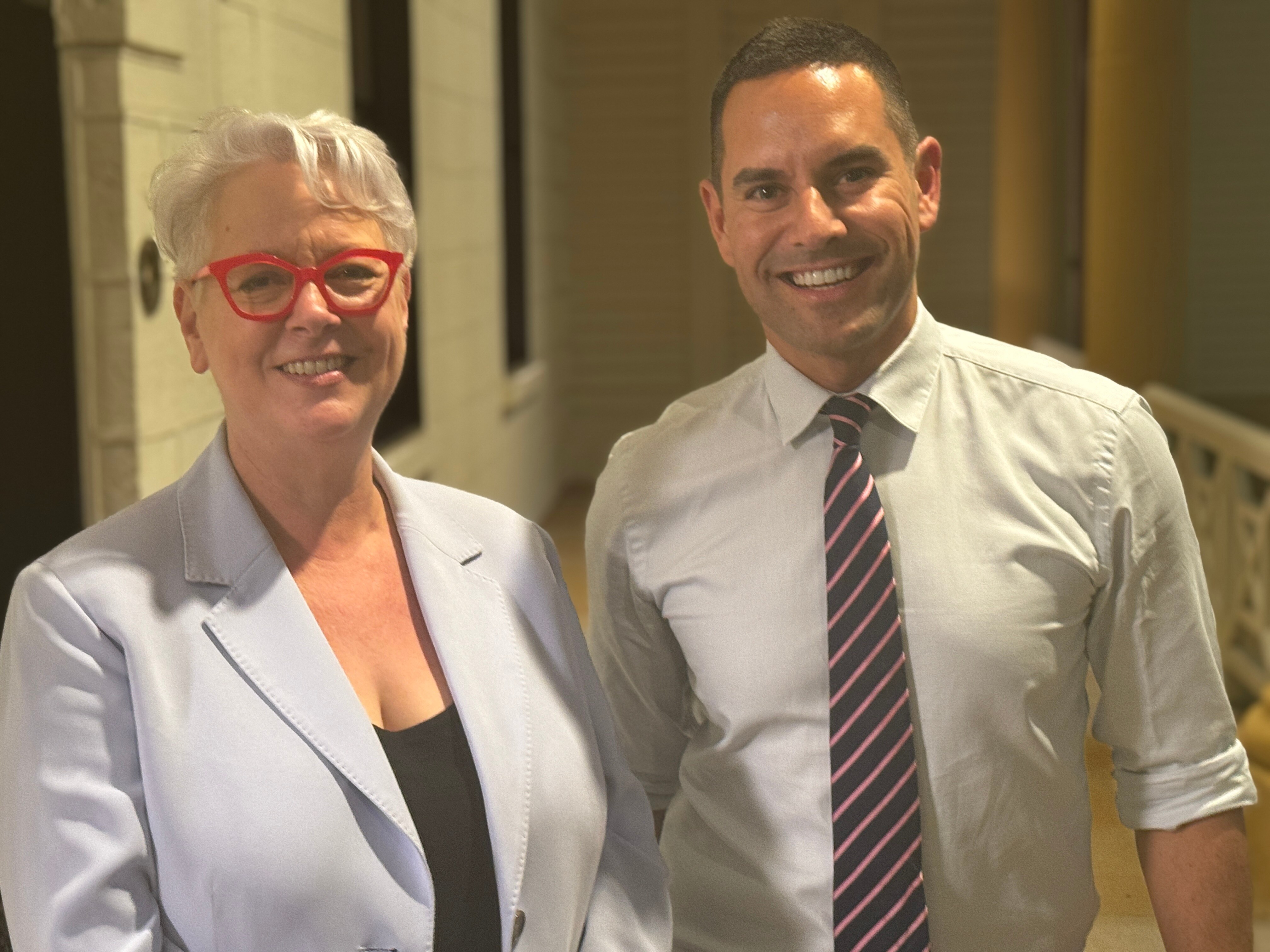 NSW parliament passes equality bill, allowing transgender people to(00)