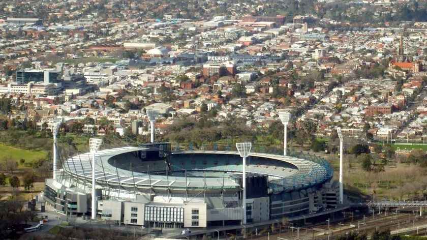 Call for ban on smoking outside MCG