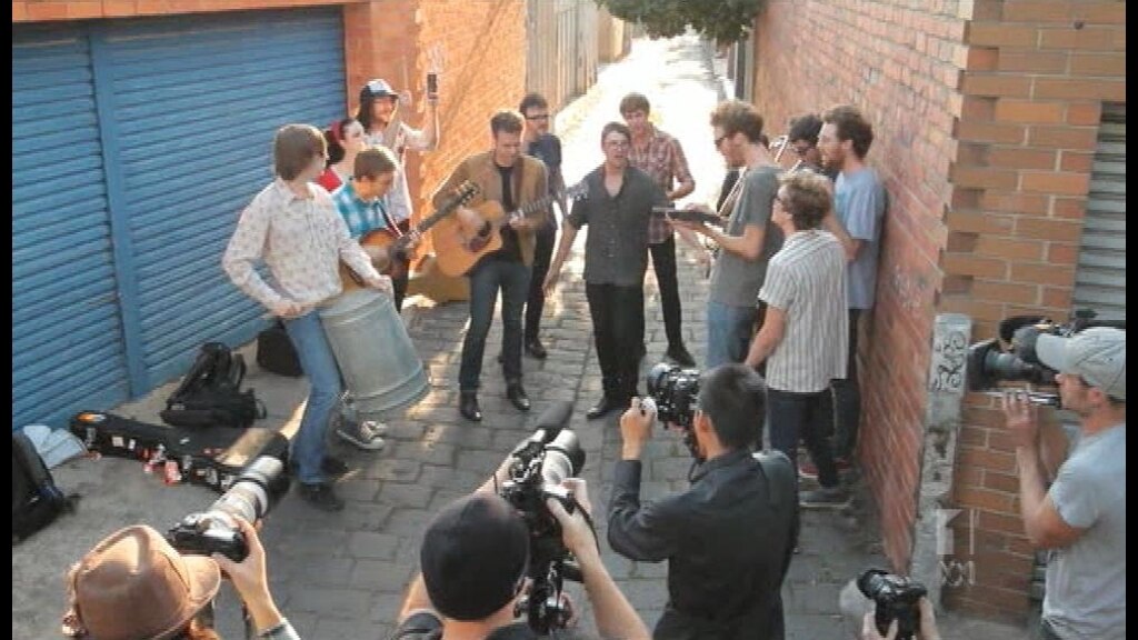 Unknown bands feature on net videos - ABC News