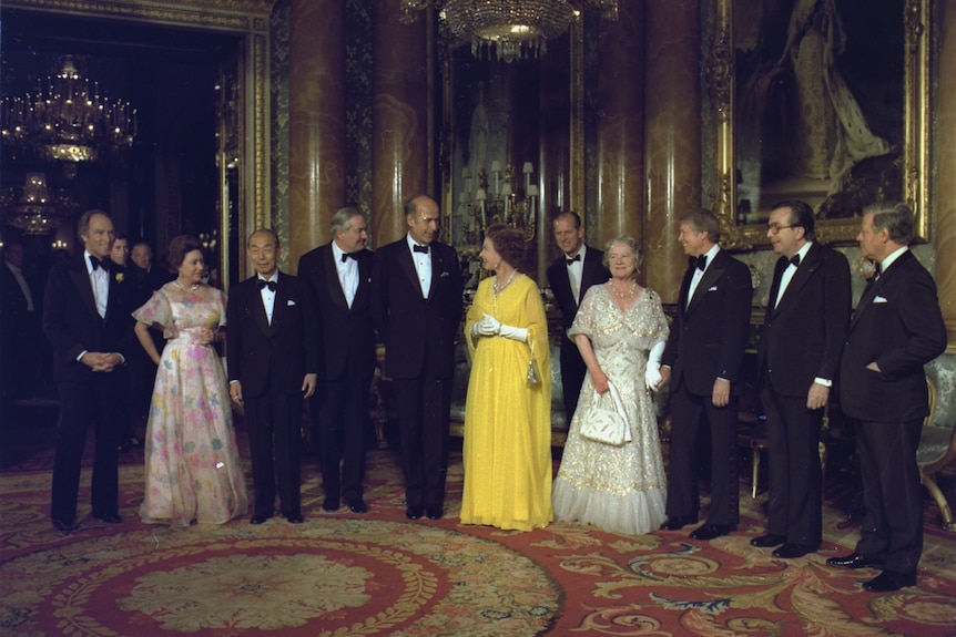 The queen with family members and international leaders for her silver jubilee, May, 1977