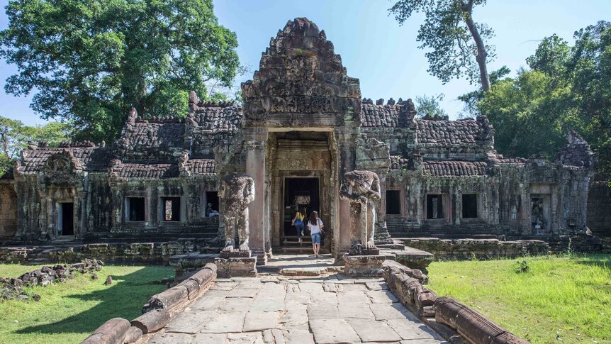 Angkor Nude Photos Cambodia To Deport Us Sisters Who Took Naked Photos