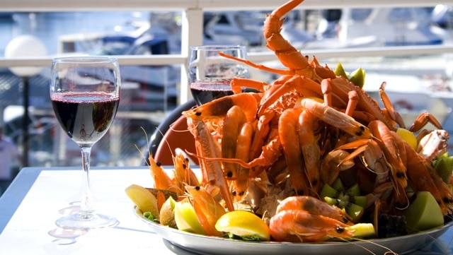 Seafood generic, prawns, lobster, crab, red wine
