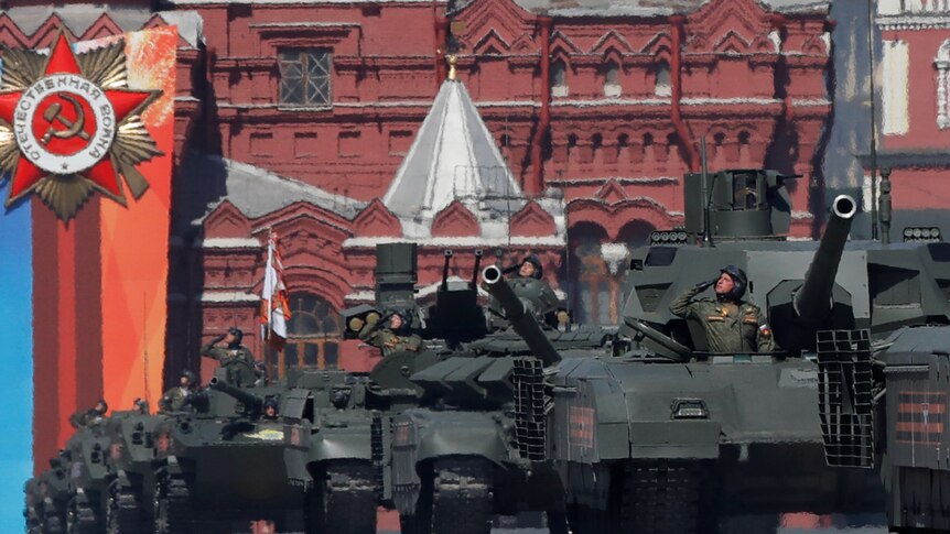 Typically, a procession of modern tanks, like the 2018 T-14 Armata tank display, is a key moment in the parade.