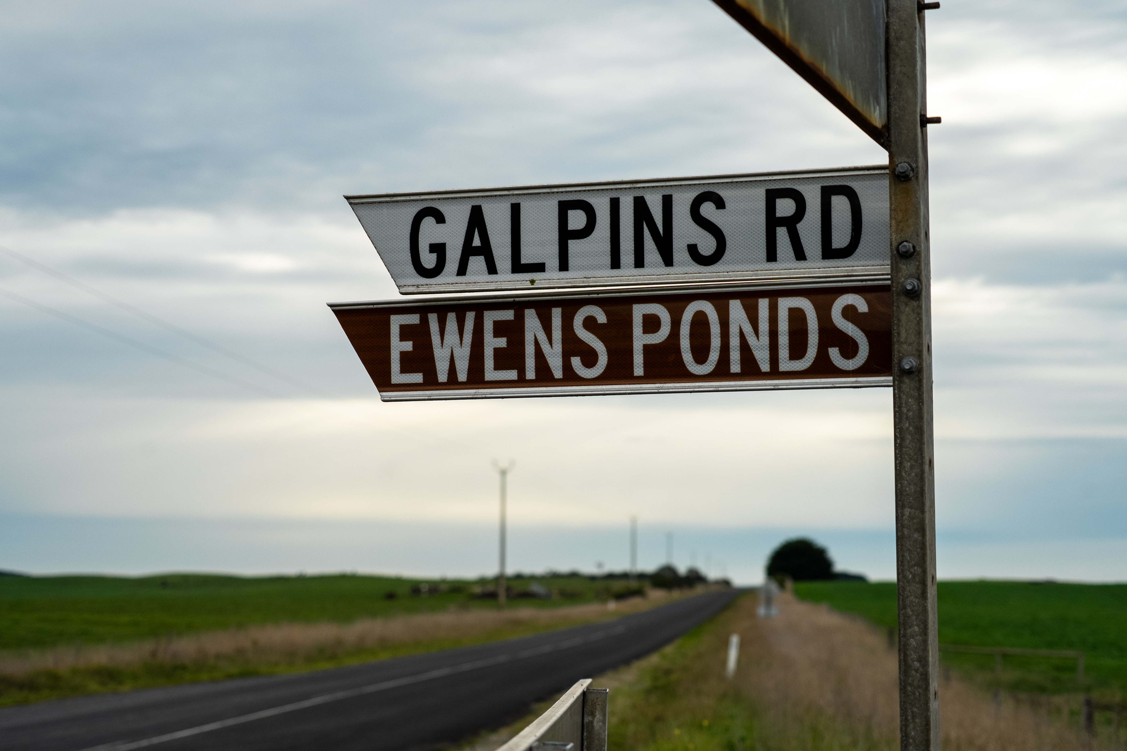 A road sign that says "Galpins Road". 