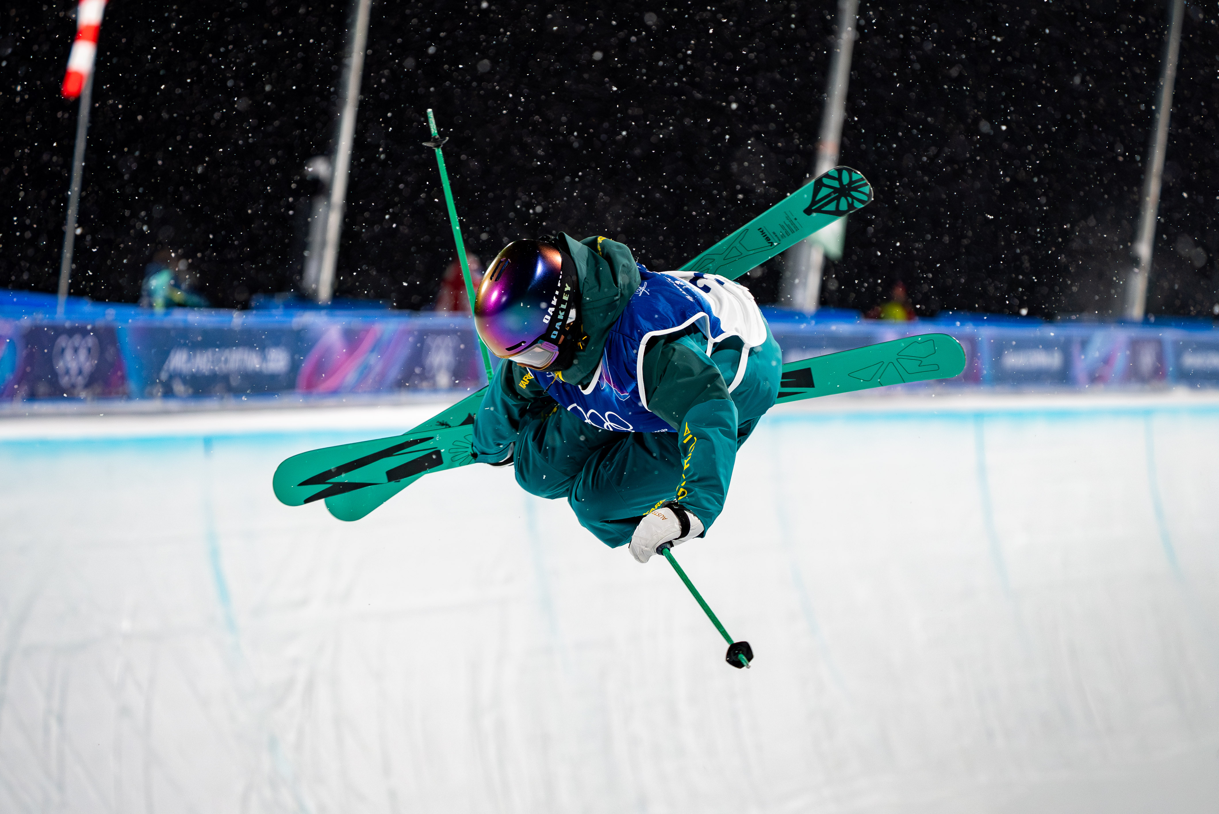 Indra Brown cruza seus esquis