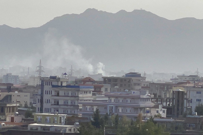 当地媒体报道，数枚火箭弹袭击了阿富汗首都的不同地区。