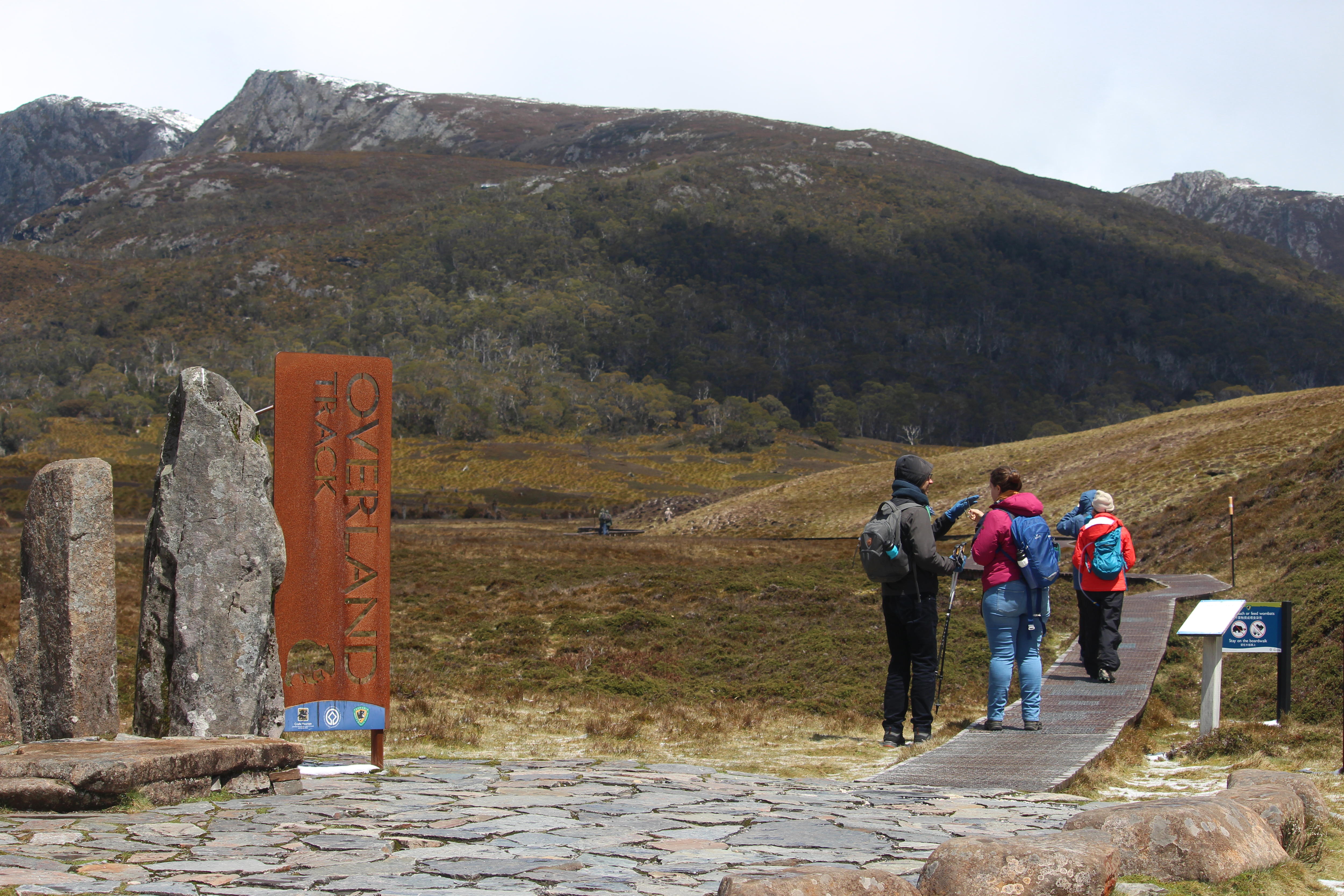 Los excursionistas se preparan para el Overland Trail