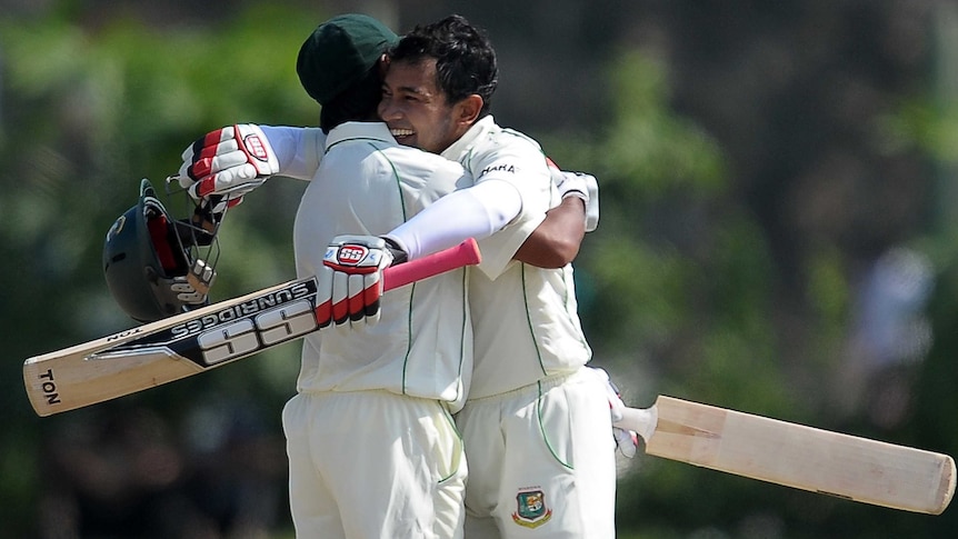 Record stand ... Bangladeshi captain Mushfiqur Rahim (R) and Mohammad Ashraful both scored centuries.